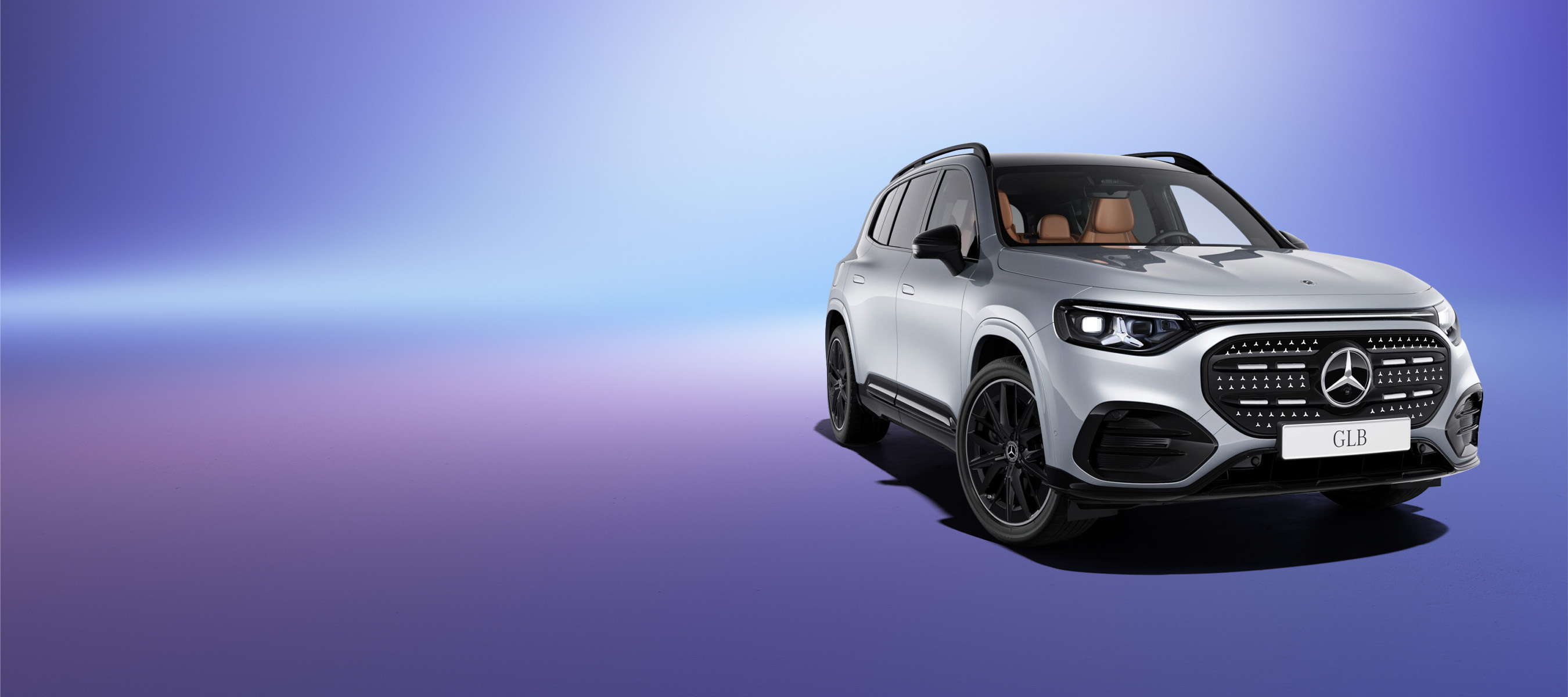 Förmånliga erbjudanden | BusinessLeasing | Mercedes-Benz Finans Elbil Mercedes-Benz GLB mot en färgad bakgrund.