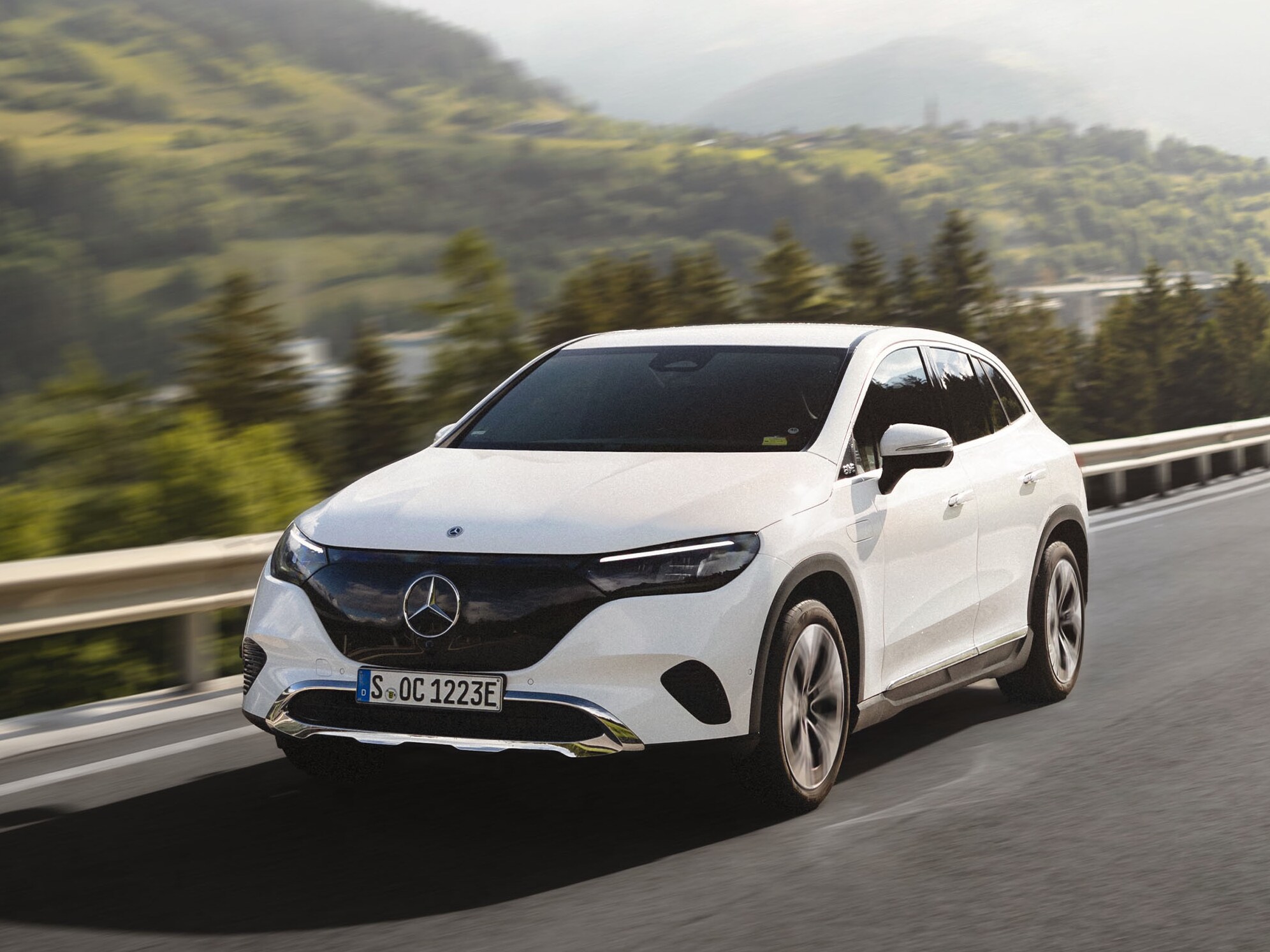 Mercedes-Benz EQE SUV.