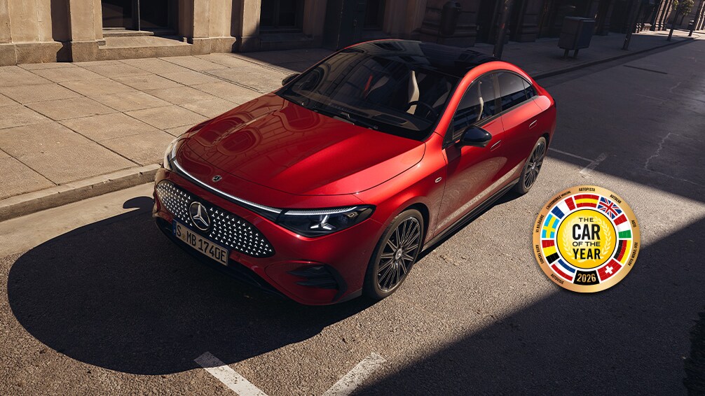 Röd elektrisk CLA från Mercedes-Benz.