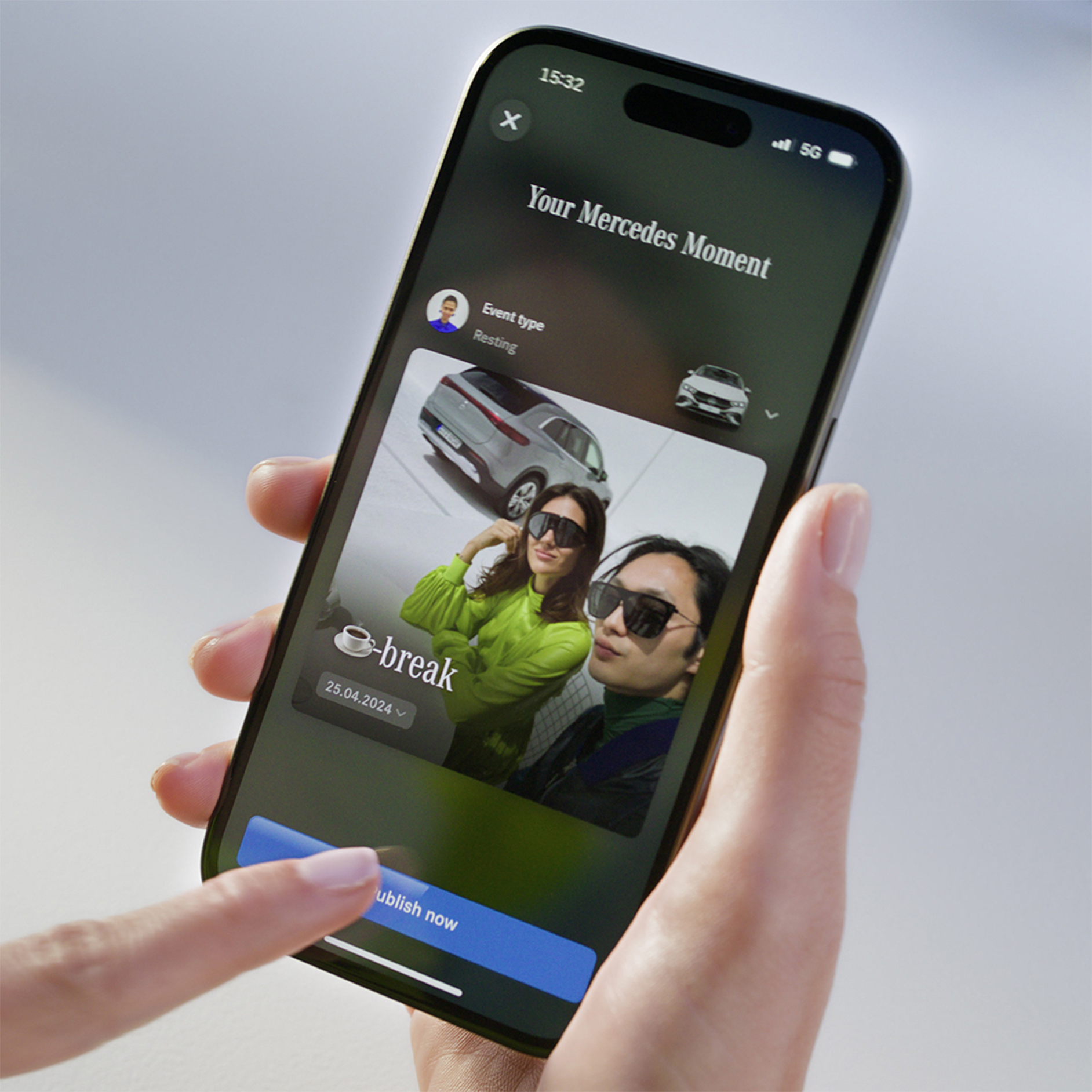 Mercedes-Benz Stories app | Appar | Mercedes-Benz digitala tjänster Skärmen visar Mercedes-Benz Stories app