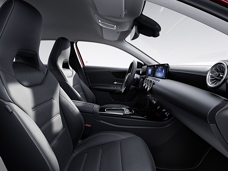 Exteriören på A-Klass Sedan från Mercedes-Benz med designversion Progressive.