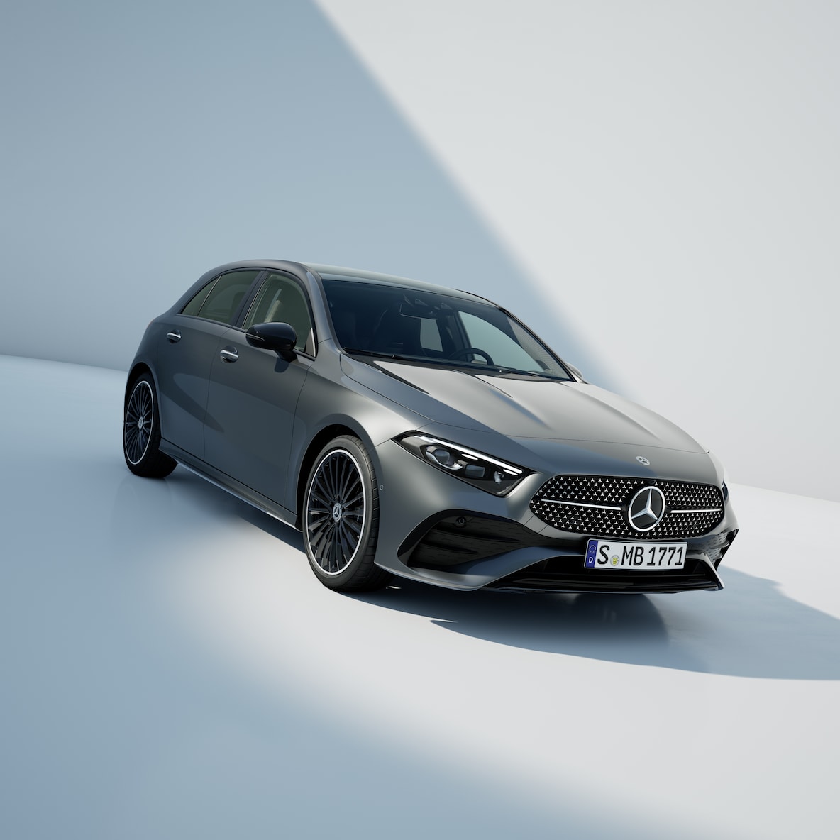A-Klass från Mercedes-Benz snett framifrån.