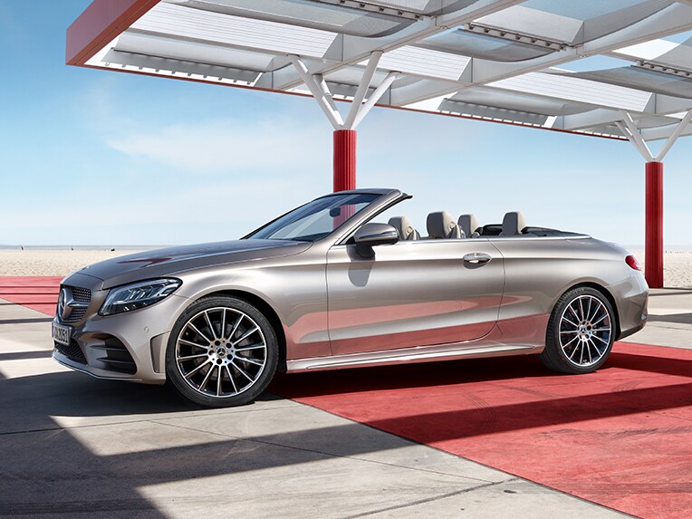 Mercedes-Benz C-Klass Cabriolet från sidan.