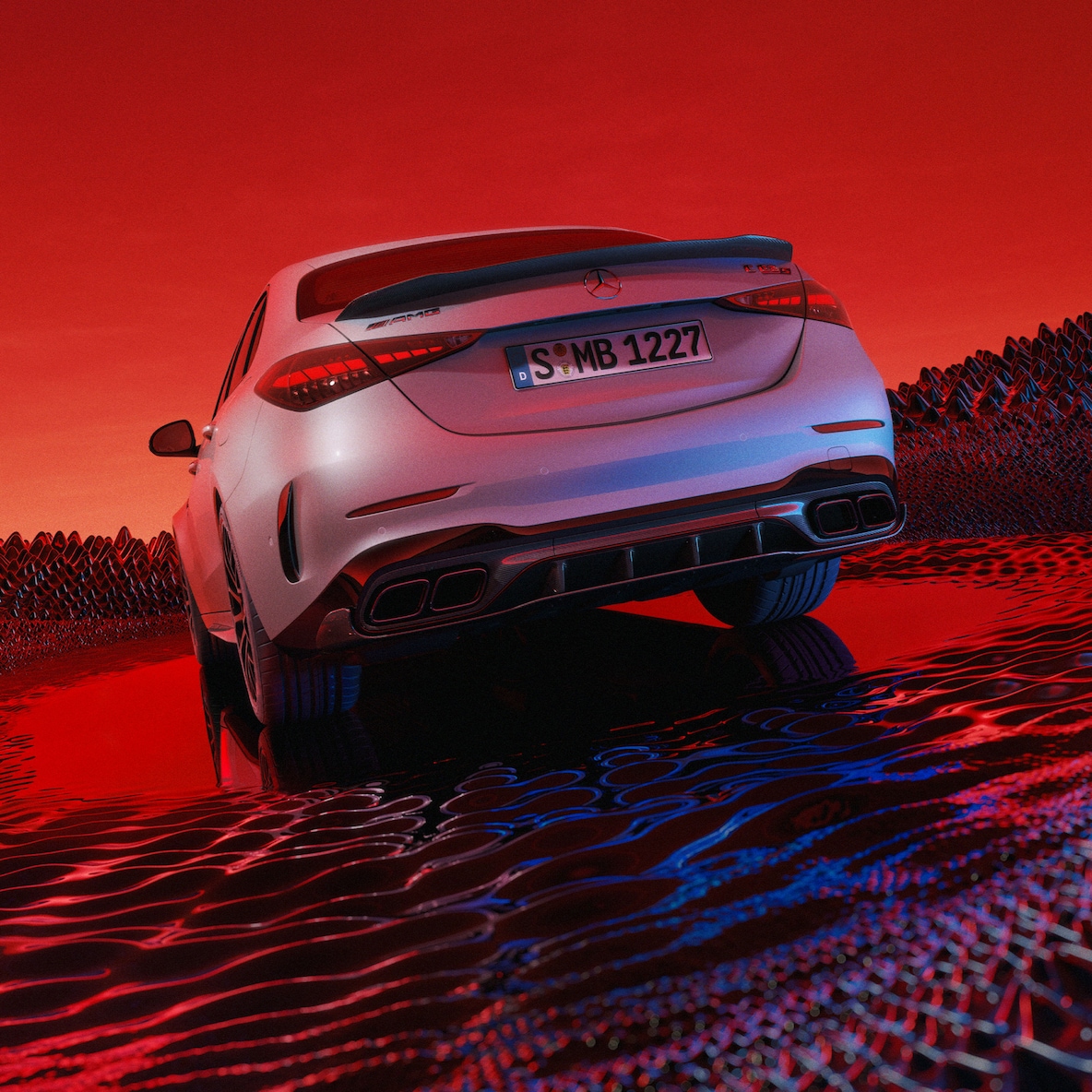 Bakre sidovy av en Mercedes-AMG C 63 S E PERFORMANCE i kombiversion.