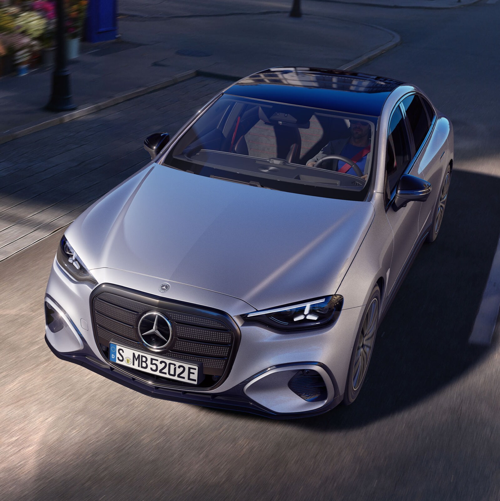 Nya helelektriska Mercedes-Benz C-Klass ute på vägen