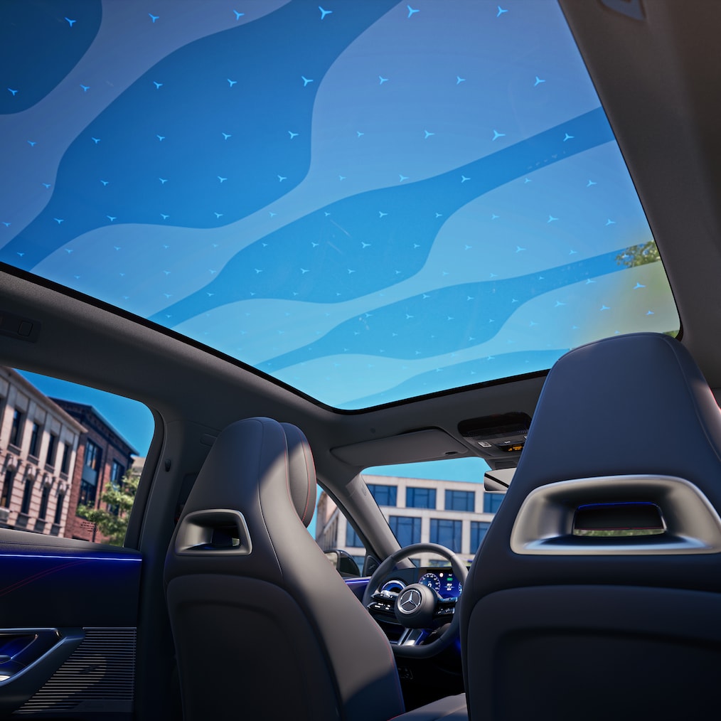 Panoramasoltaket på helt nya elektriska C-Klass från Mercedes-Benz.