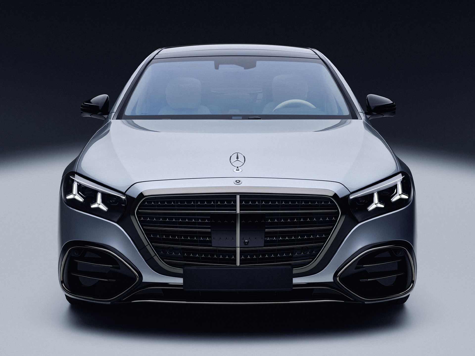 Nya Mercedes-Benz S-Klass | Mercedes-Benz Var med på resan med nya Mercedes-Benz S-Klass till 140 platser runt om i världen.