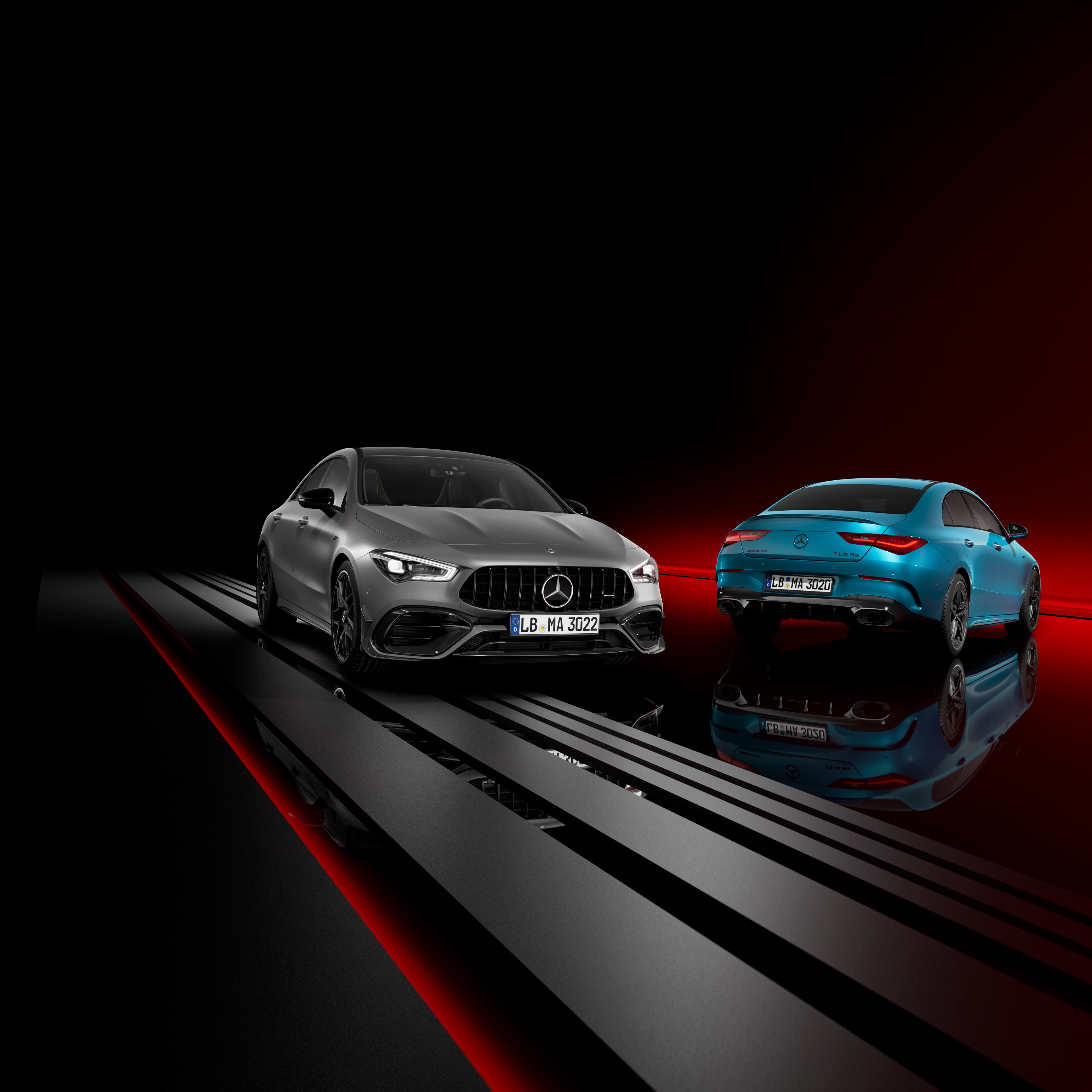 CLA Coupé AMG Performance Edition | Tjänstebilar | Mercedes-AMG Två Mercedes-AMG CLA Coupé modeller sida vid sida