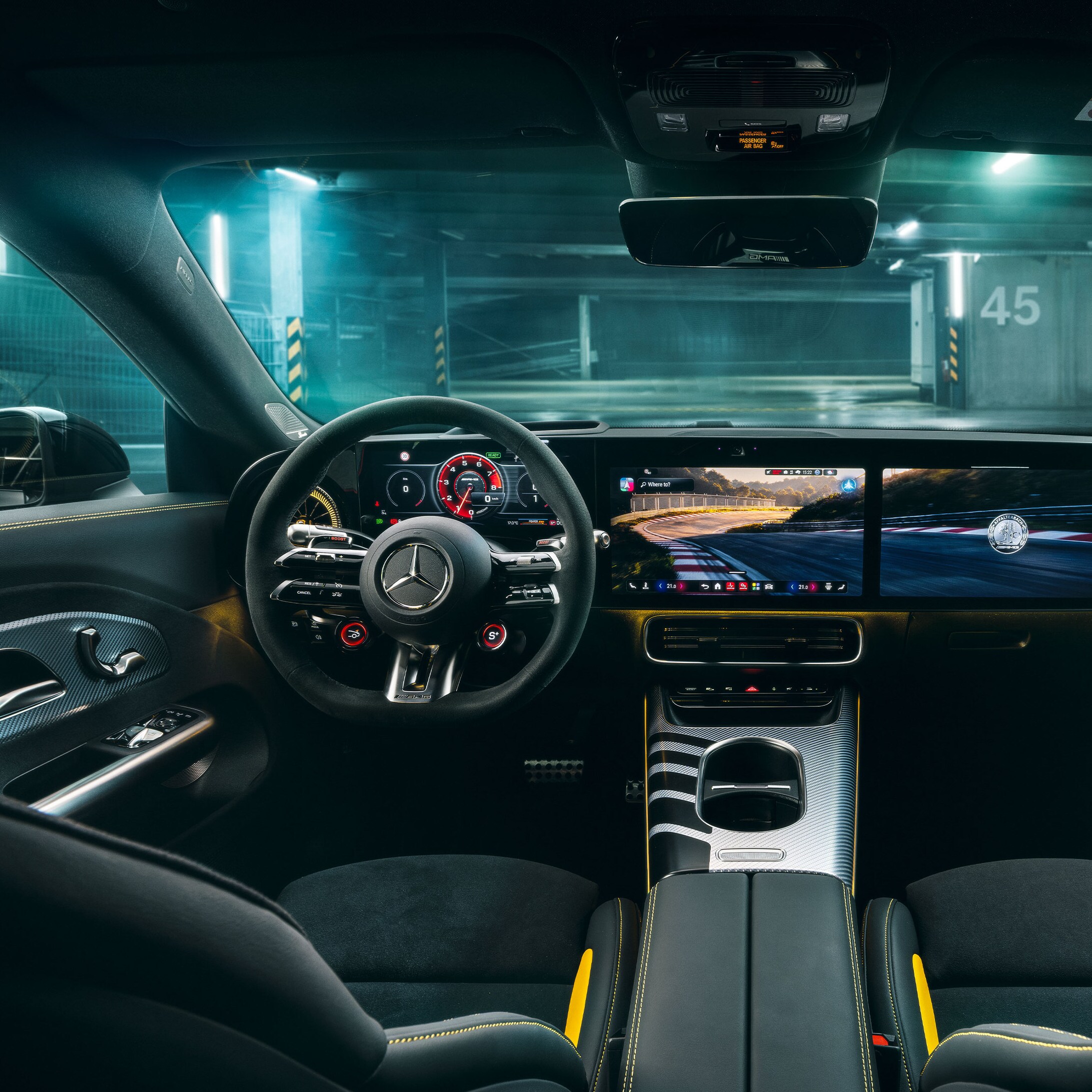 Interiören i den helt nya Mercedes-AMG CLA 45 elbilen 4MATIC+.