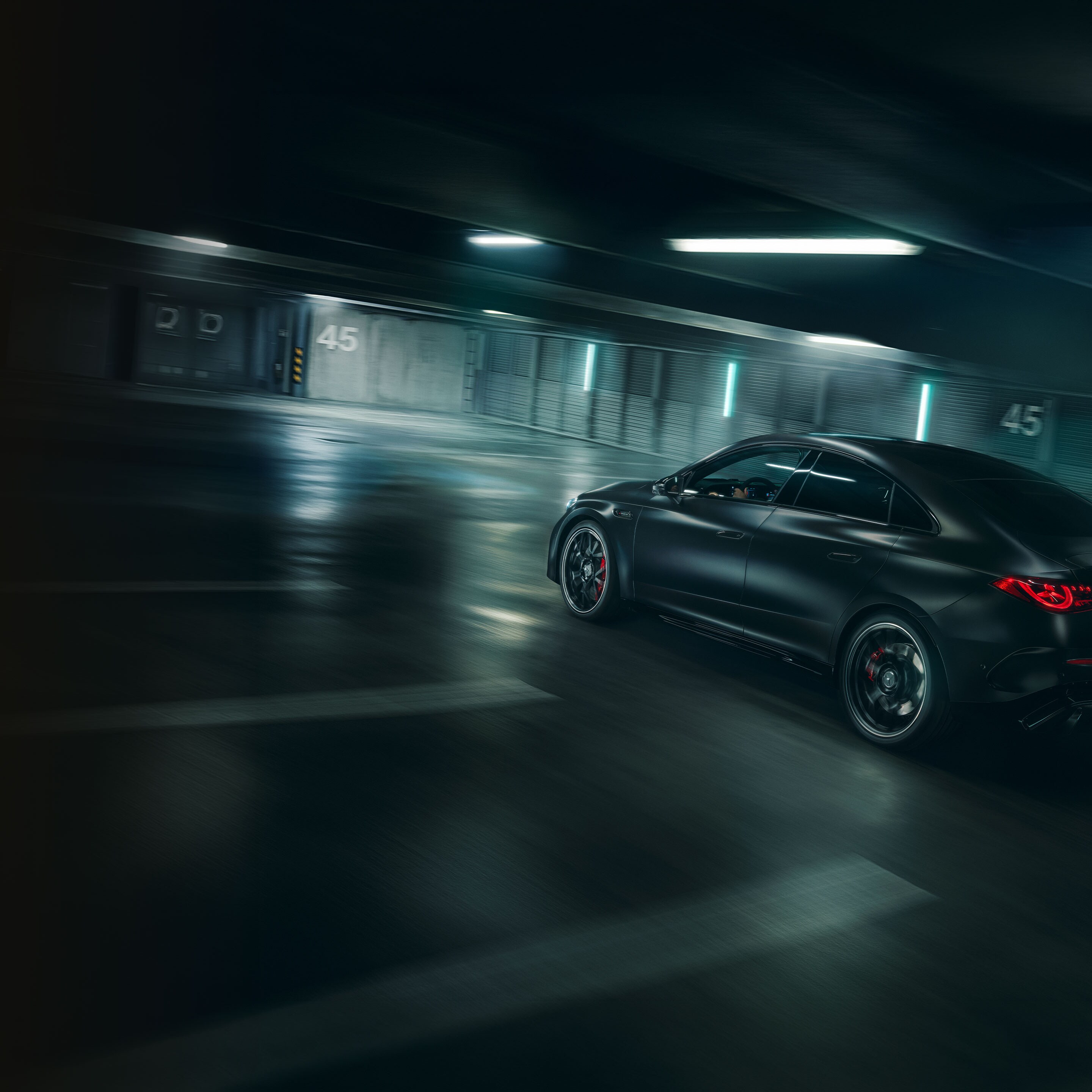 Prestandan hos den helt nya Mercedes-AMG CLA 45 elbilen 4MATIC+.