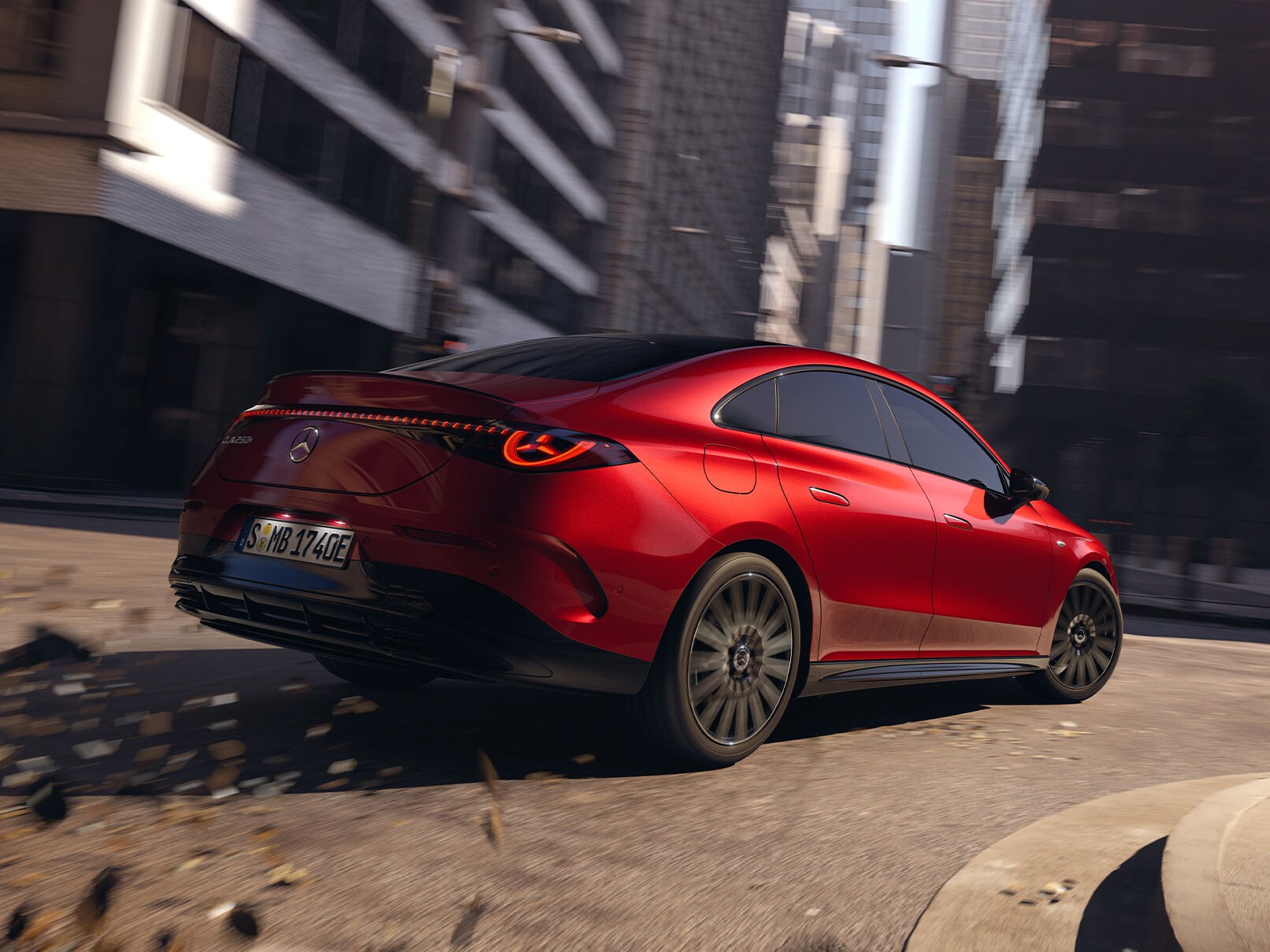 Vit helelektrisk CLA Shooting Brake with EQ Technology sedd framifrån i vinkel