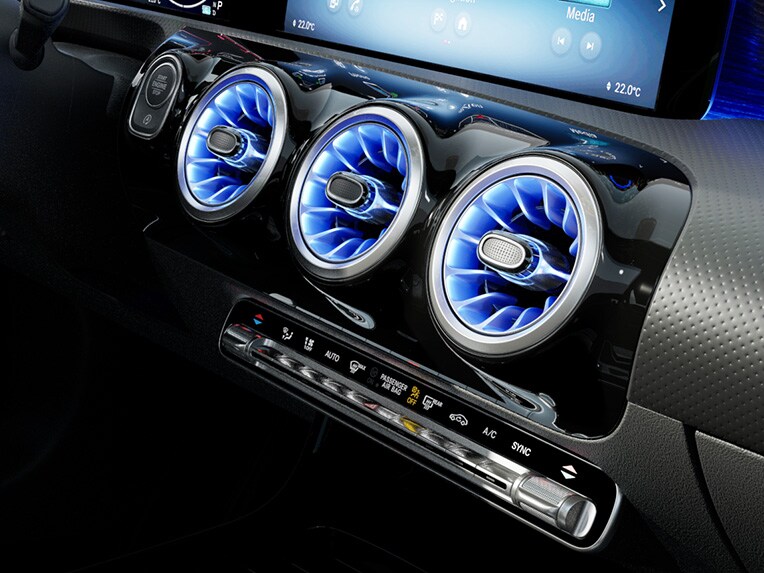 Den automatiska klimatanläggningen THERMOTRONIC i Mercedes-Benz CLA Shooting Brake.