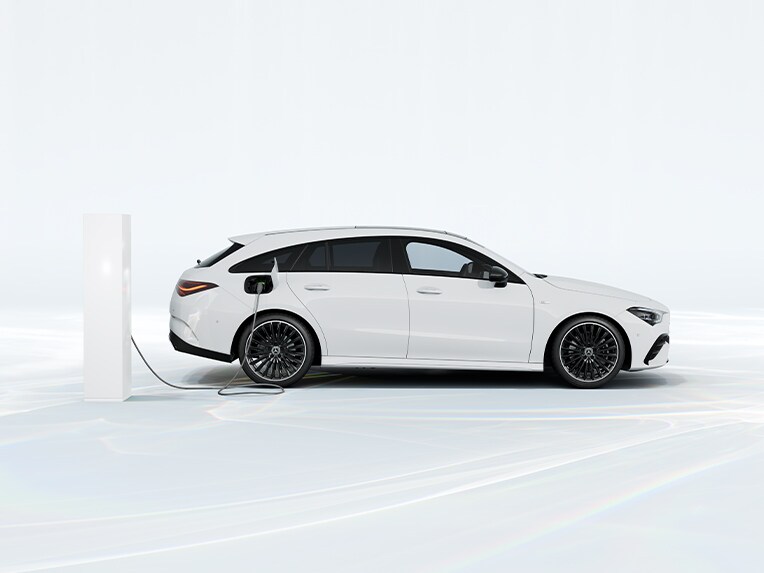 Nya Mercedes-Benz CLA Shooting Brake som laddhybrid.