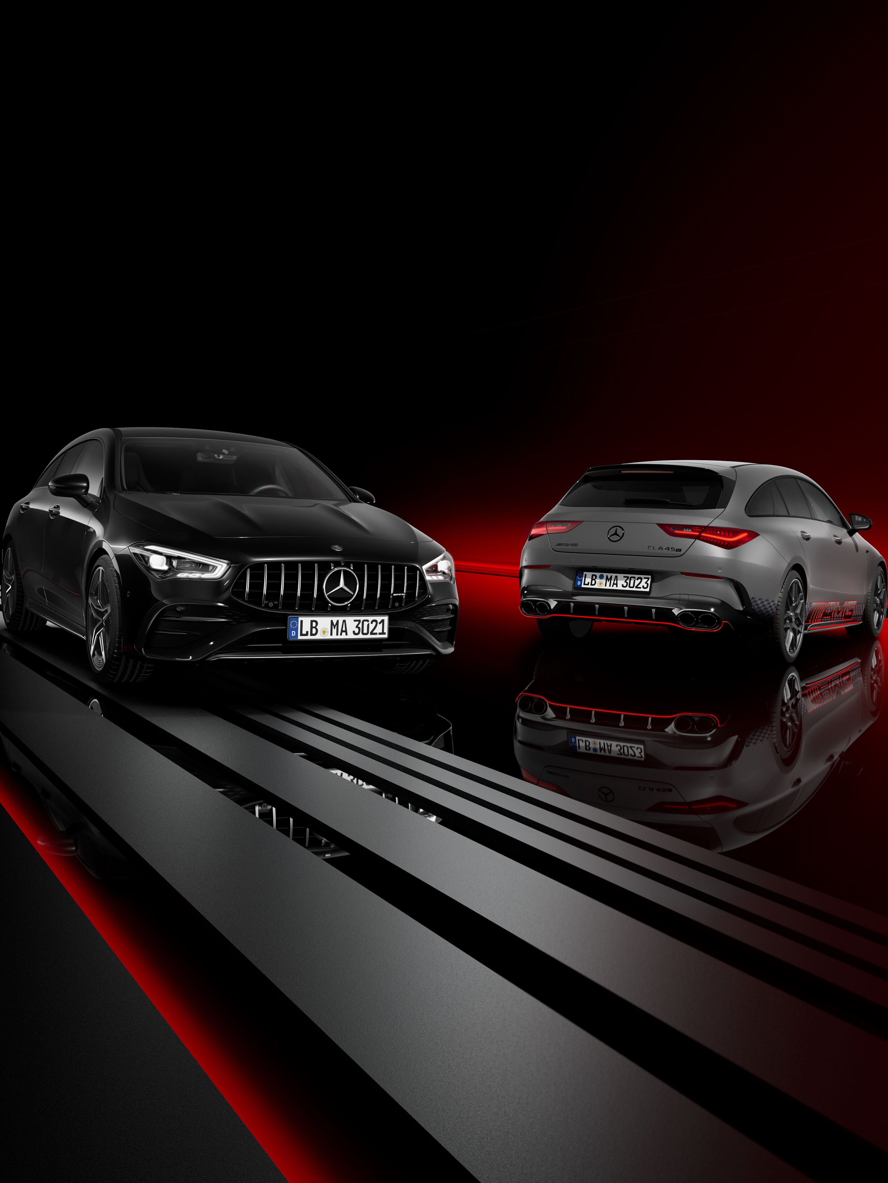 Två Mercedes-AMG CLA Shooting Brake modeller sida vid sida