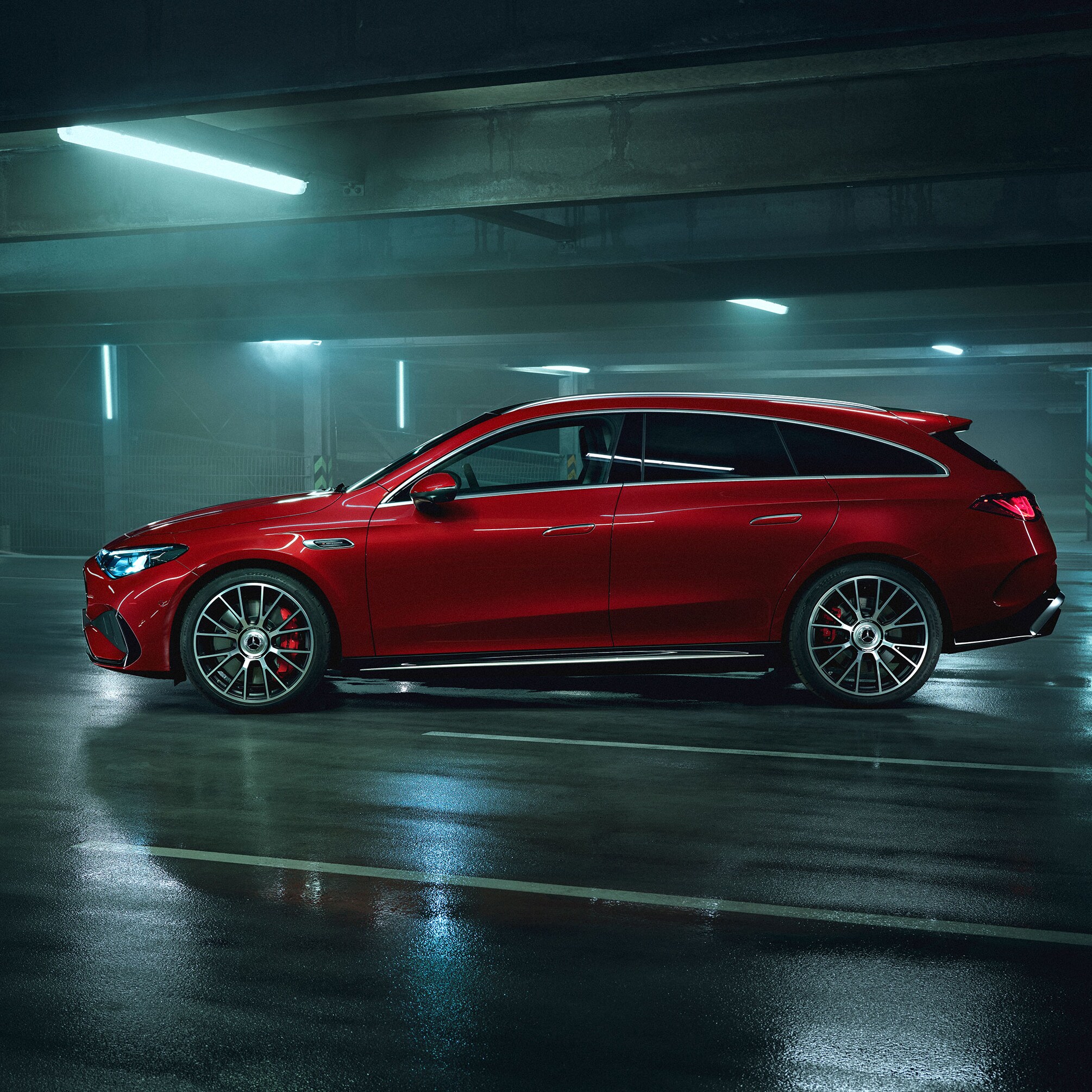 Exteriören på den helt nya Mercedes-AMG CLA 45 elektriska 4MATIC+ Shooting Brake.