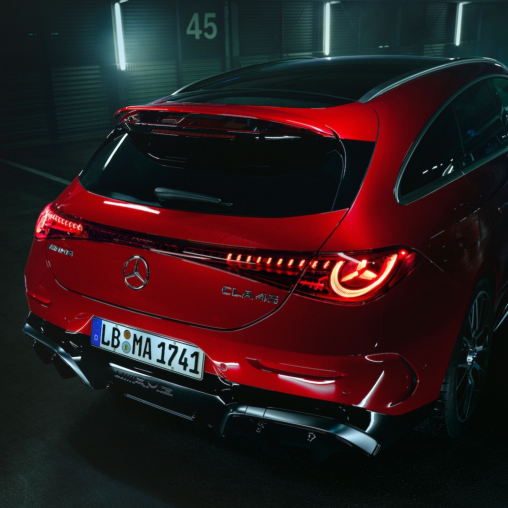 Det AMG-specifika bakpartiet på helt nya eldrivna Mercedes-AMG CLA 45 4MATIC+ Shooting Brake.