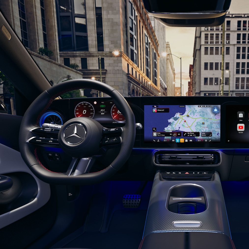 Den nya förarplatsen med MBUX Superscreen i kupén hos eldrivna CLA Shooting Brake med EQ-teknik.