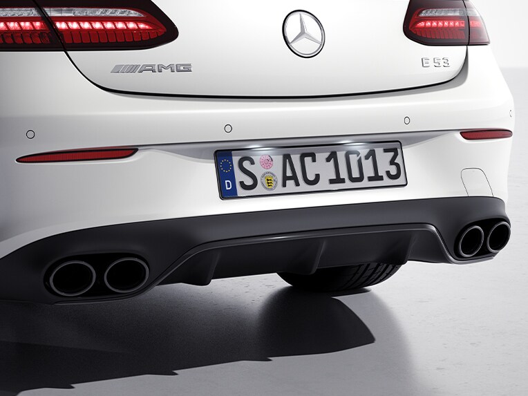 Omkopplingsbart AMG Performance-avgassystem i Mercedes-AMG E 53 4MATIC Coupé.