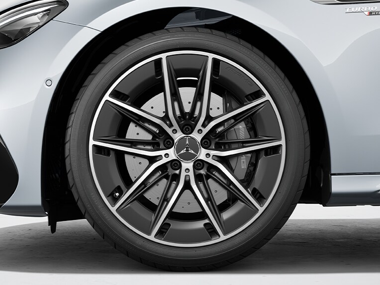 50,8 cm (20") AMG lättmetallfälgar i 5-dubbelekerdesign till Mercedes-AMG E-Klass Kombi