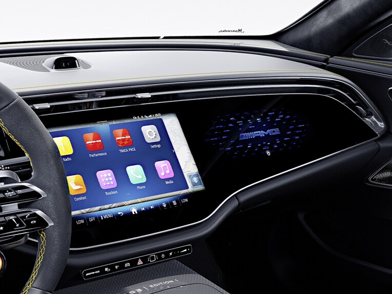 MBUX Superscreen i Mercedes-AMG E-Klass Kombi.