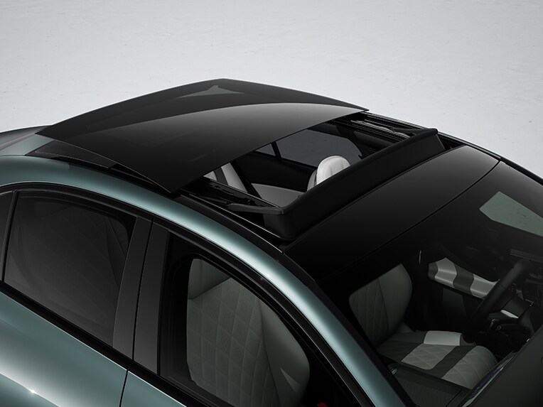 Panoramasoltaket på E-Klass Sedan från Mercedes-Benz.
