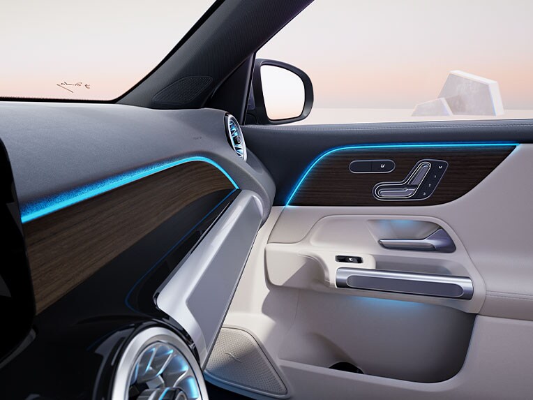 Panelbelysningen i EQB från Mercedes-Benz.
