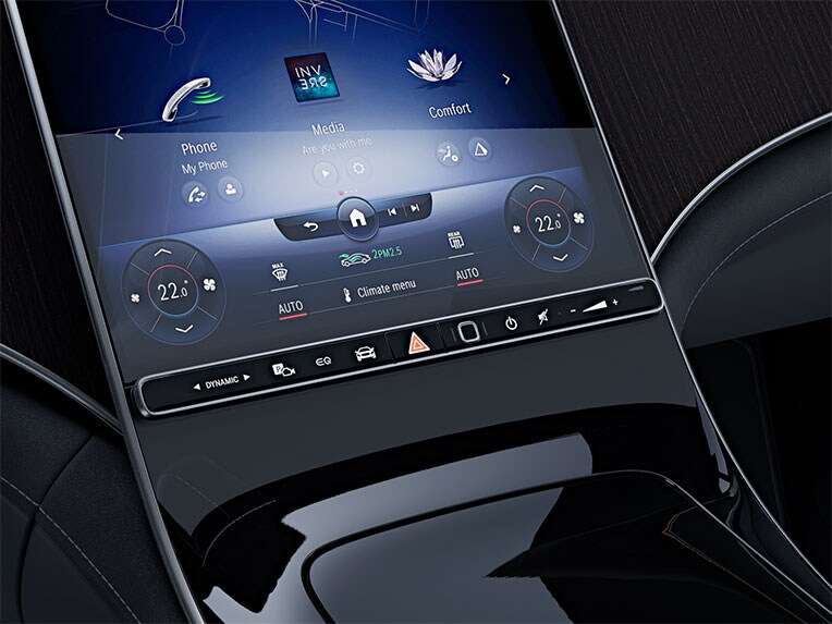 DYNAMIC SELECT i EQE Sedan.