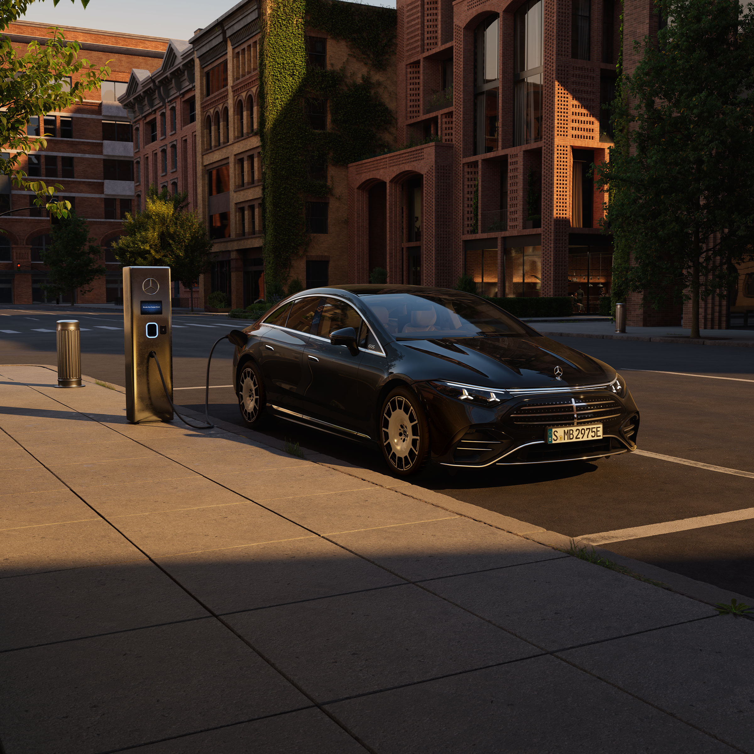 Laddning | Elbilar | Mercedes-Benz Svart Mercedes-Benz EQS Sedan laddar på vägen.