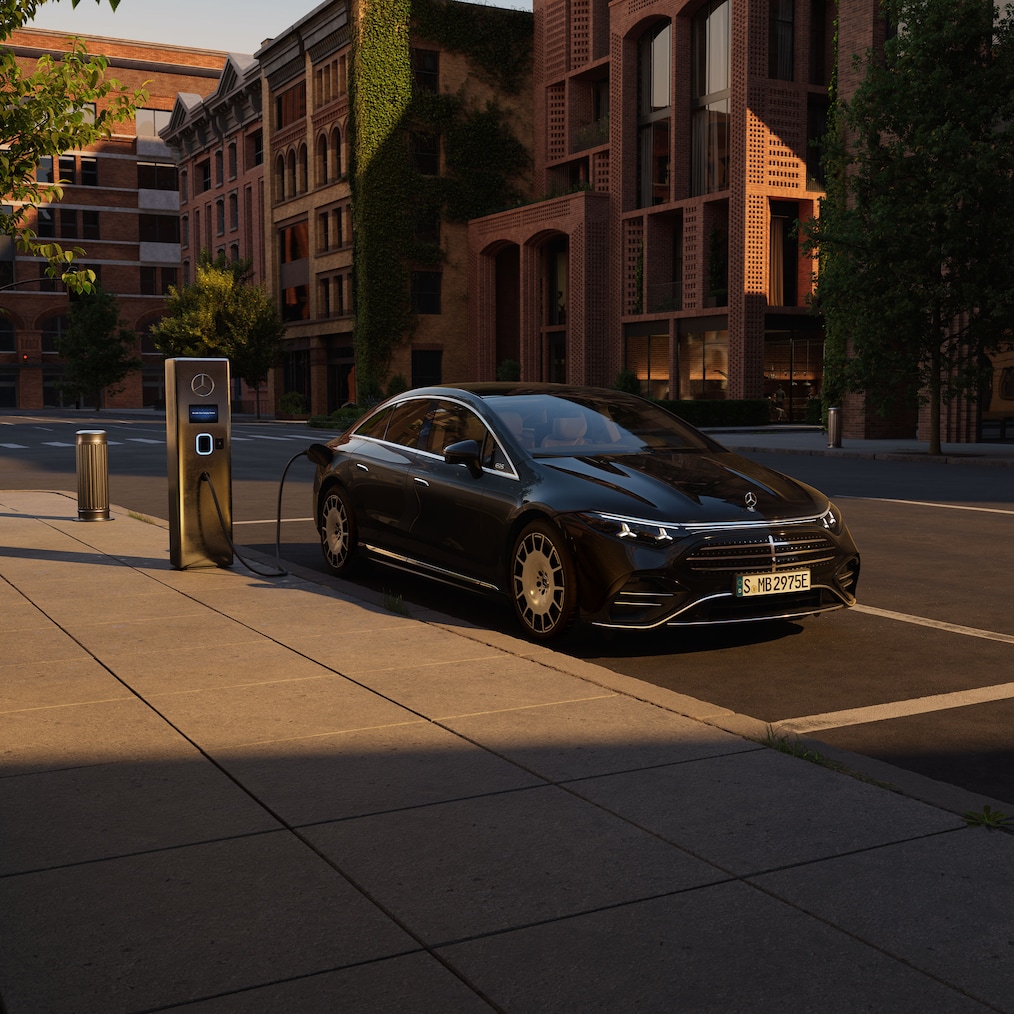 Laddning av nya helt eldrivna EQS från Mercedes-Benz.