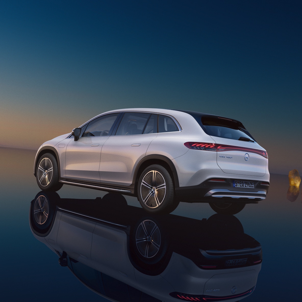 Mercedes-Benz EQS Suv från en förares perspektiv.