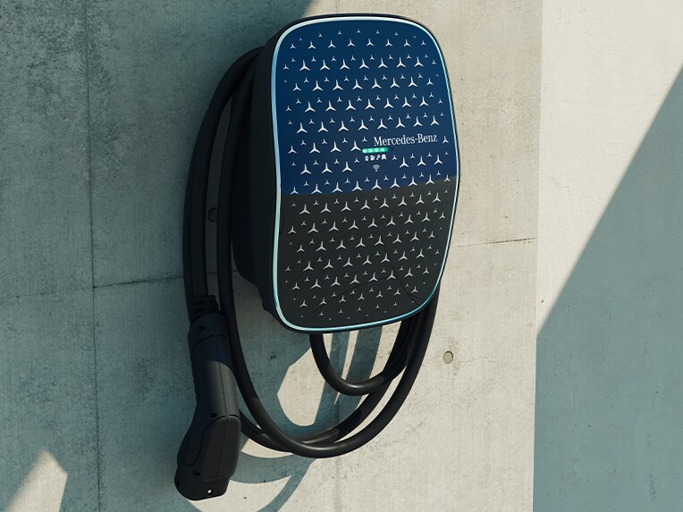Mercedes-Benz väggmonterad laddbox.