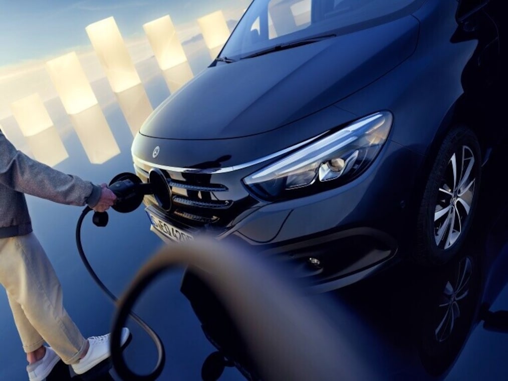 Mercedes-Benz EQT laddas med 75 kW snabbladdare