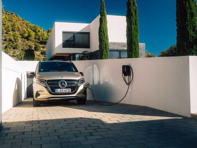 Mercedes me Charge ger dig tillgång till snabbladdningsstationerna i det europaomfattande nätverket IONITY.