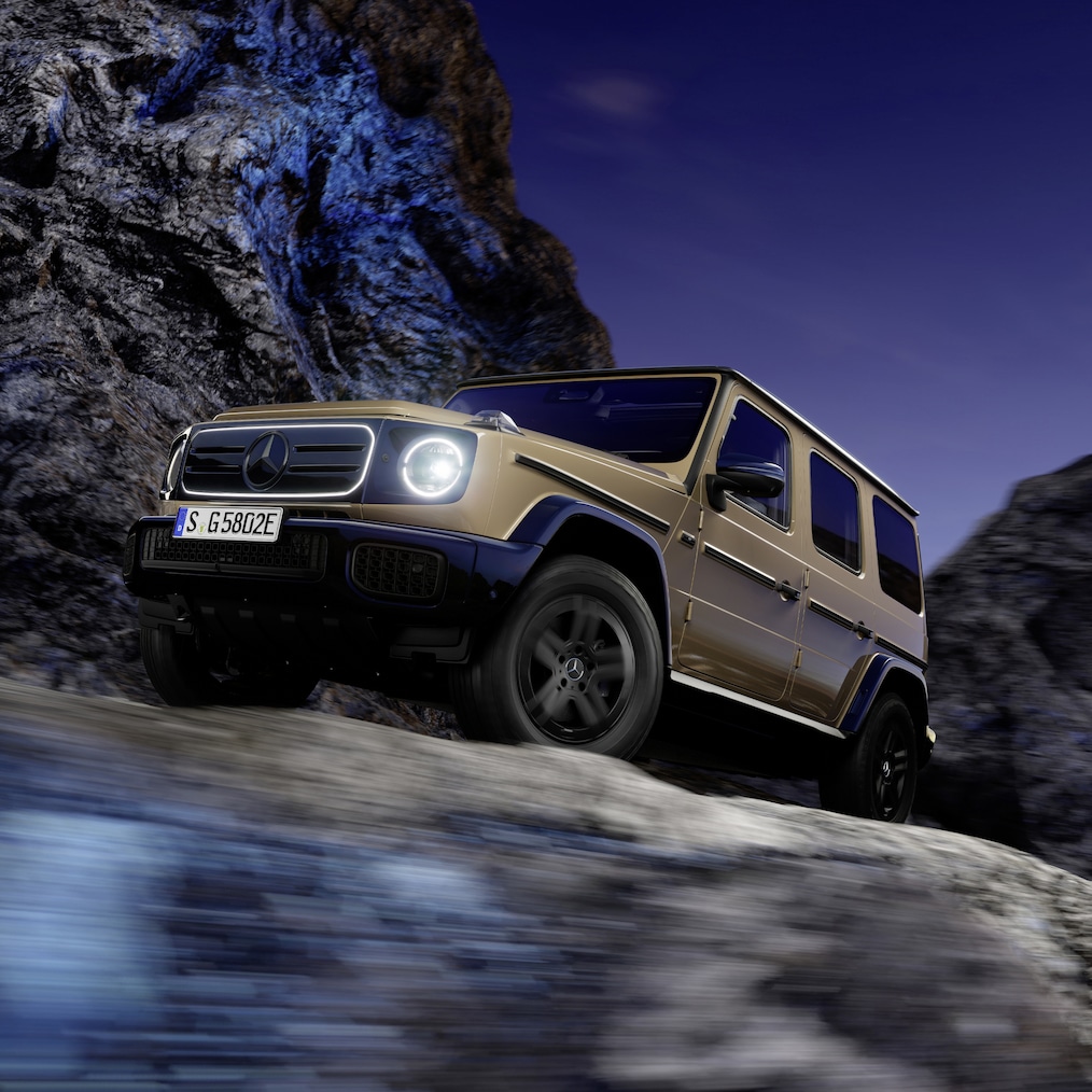 Närbild på Black Panel-kylargrillen på en Mercedes-Benz G 580 med EQ-teknik.