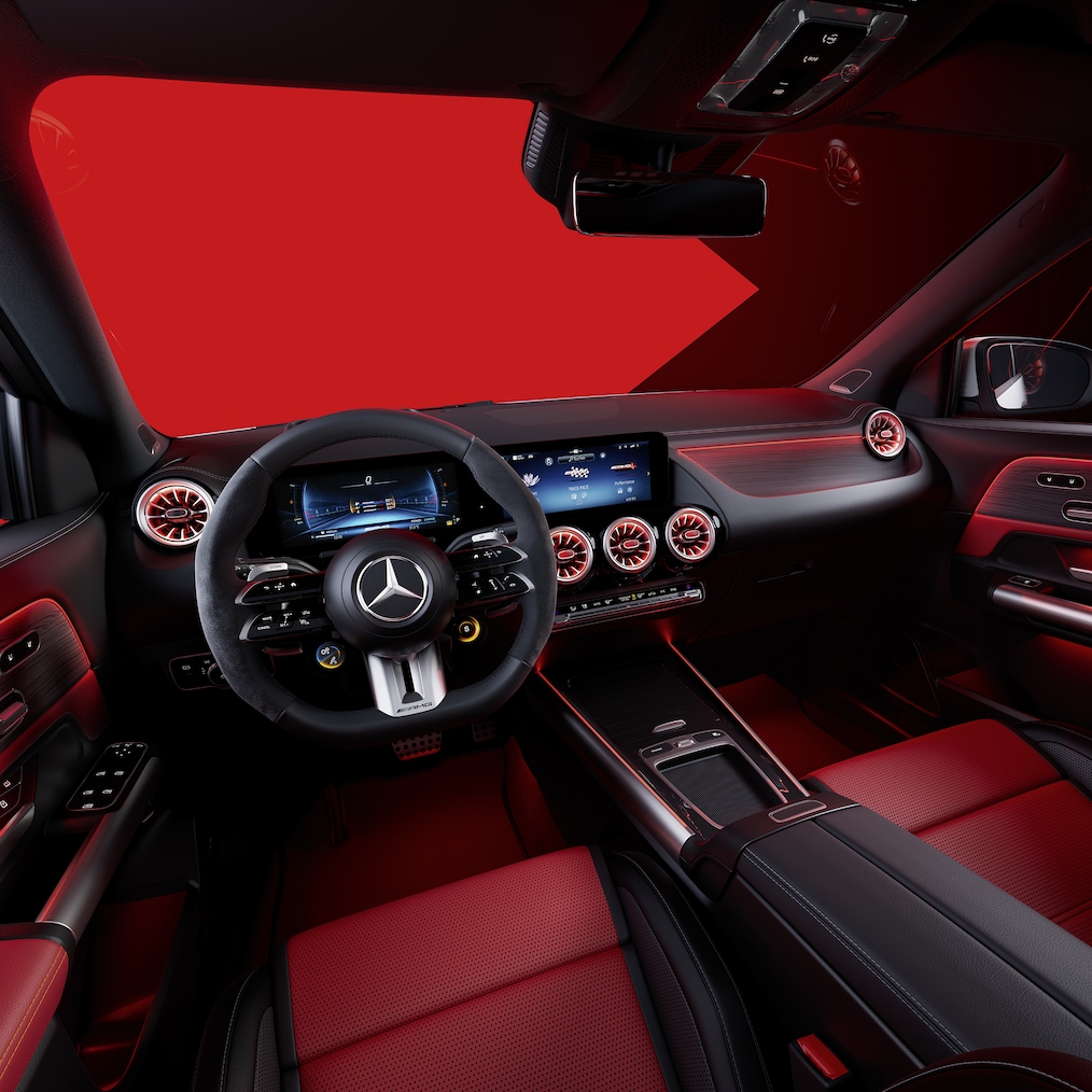 Mercedes-AMG GLA interiör med AMG Performance-säten och AMG Performance-ratt.