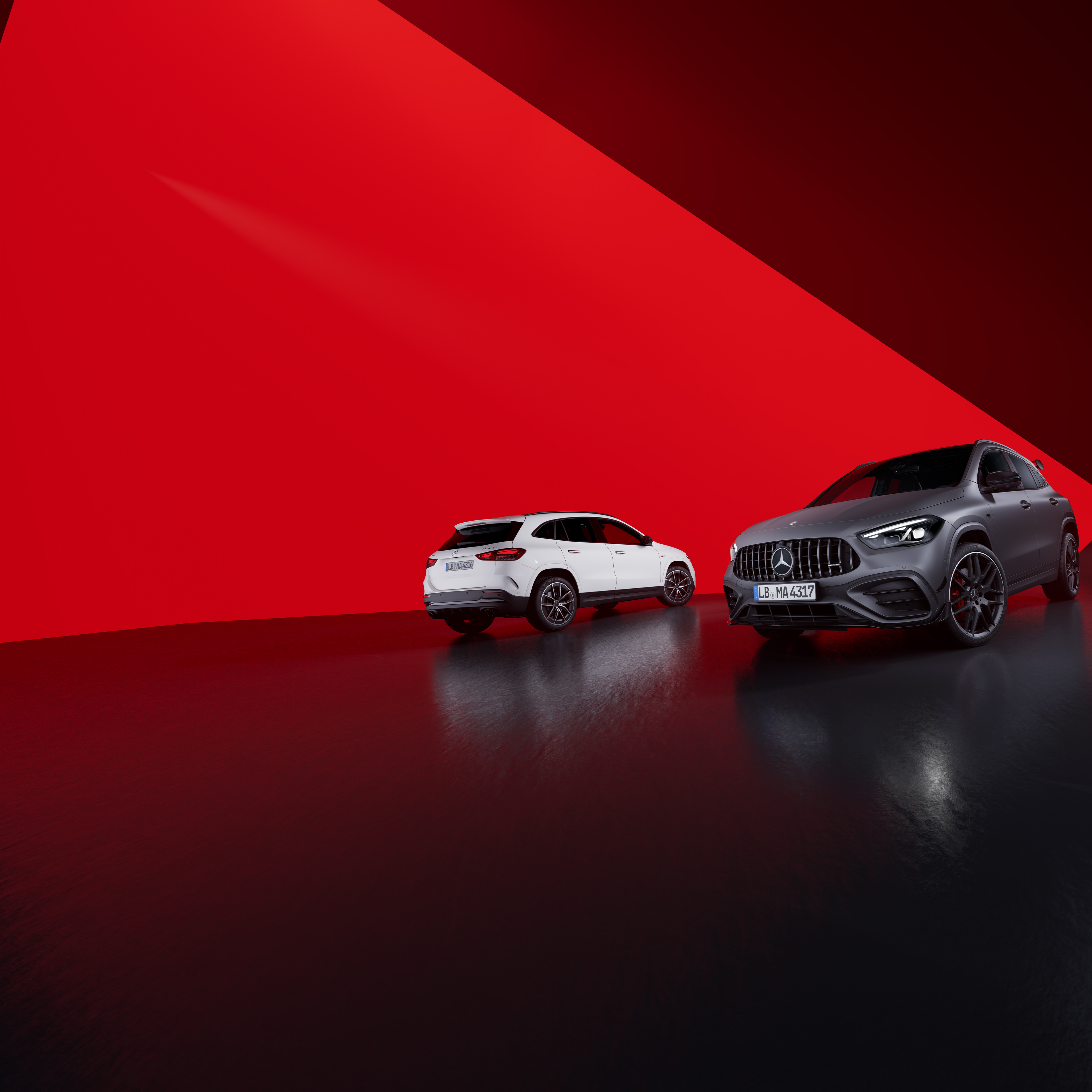 GLA AMG Performance Edition | Tjänstebilar | Mercedes-AMG Två Mercedes-AMG GLA AMG Performance Edition modeller sida vid sida