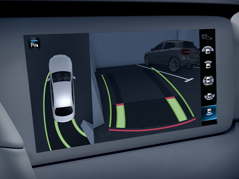 Parkeringspaketet med 360°-kamerasystem i Mercedes-Benz GLA.