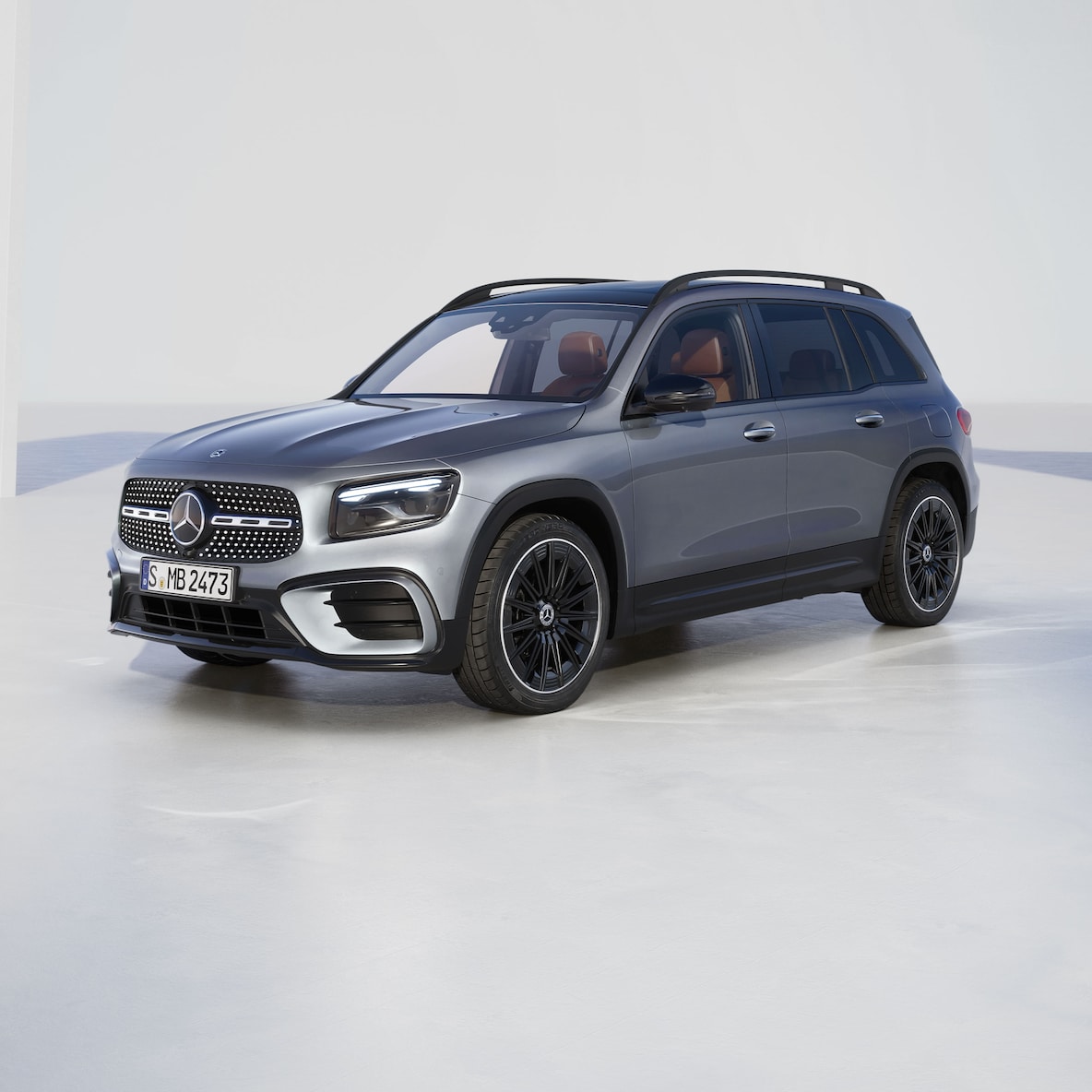 En Mercedes-Benz GLB suv snett framifrån.