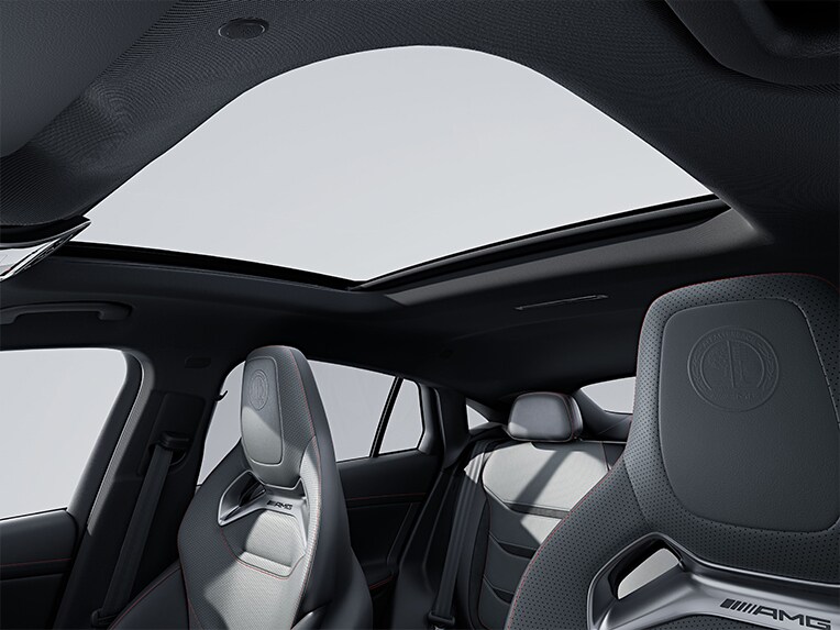 Panoramasoltaket i Mercedes-AMG GLC Coupé.