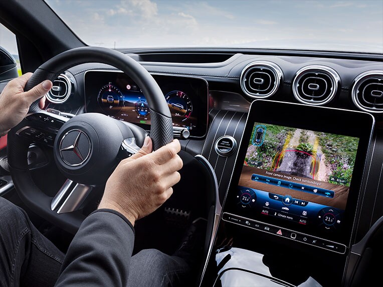 Så fungerar den transparenta motorhuven med 360°-kamerasystem i Mercedes-Benz GLC Coupé.