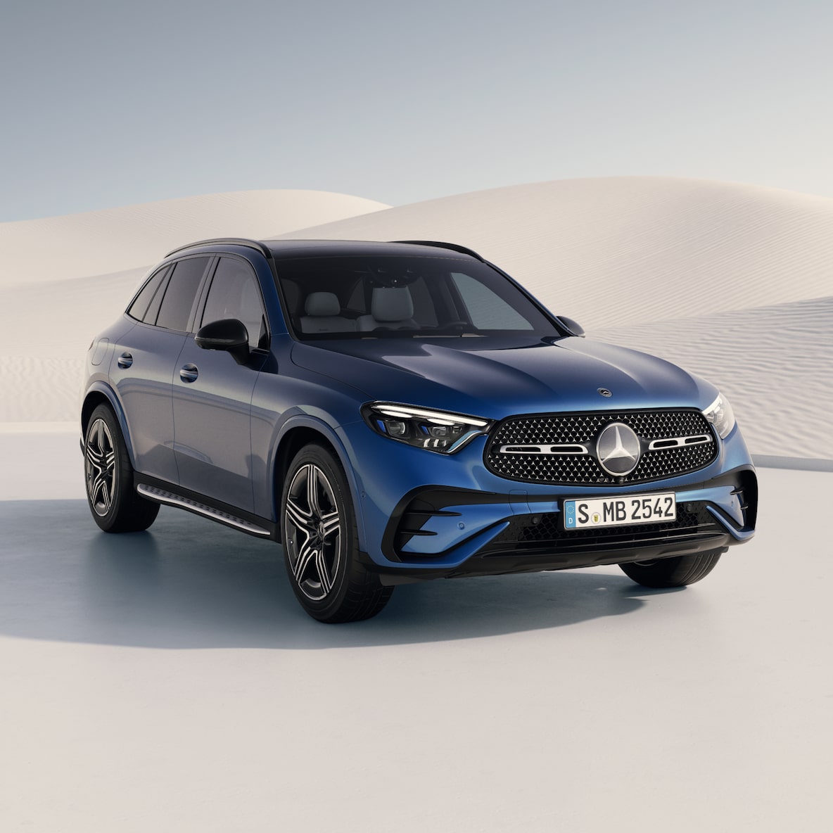 Frontal sidovy av Mercedes-Benz GLC.