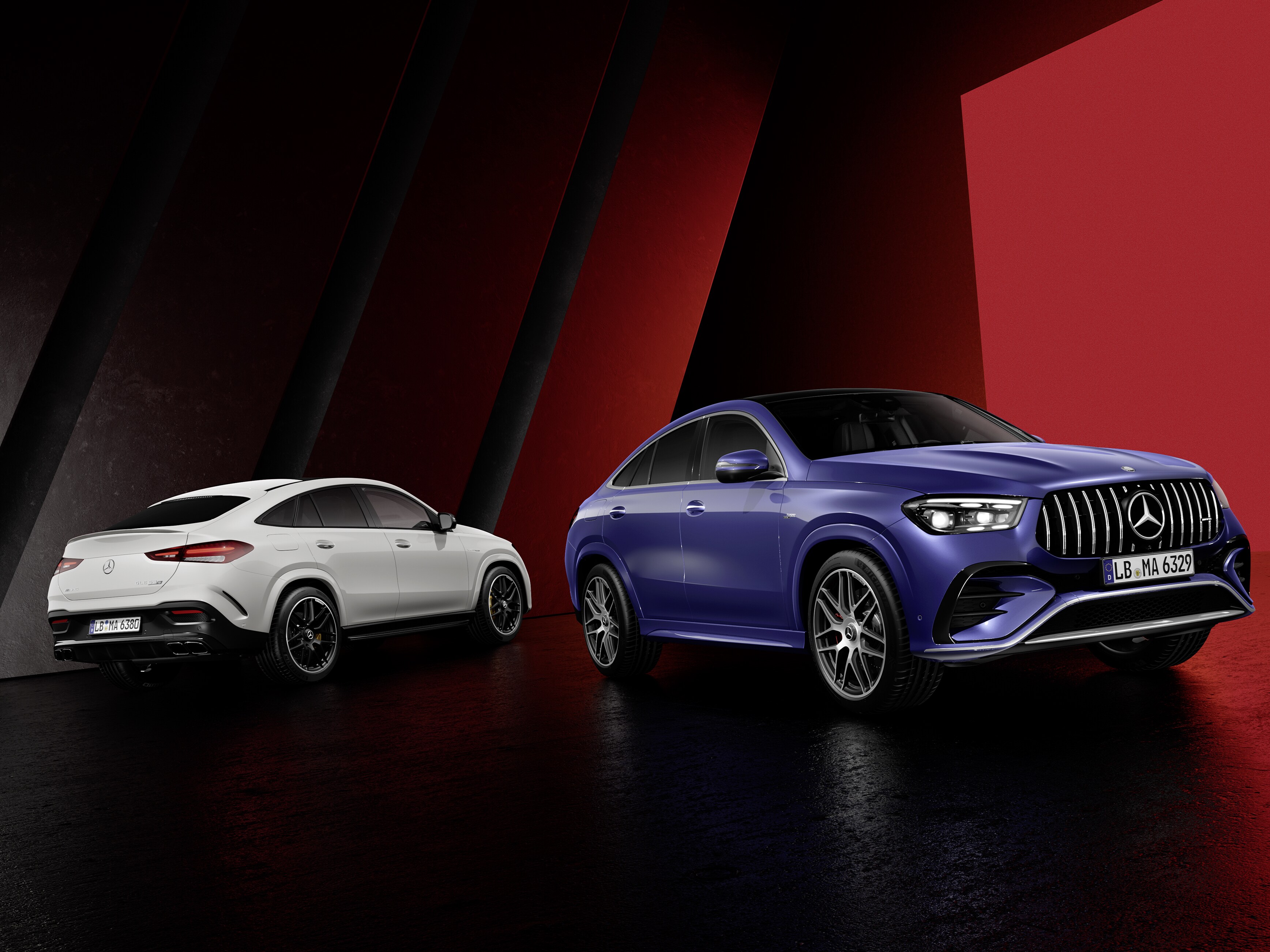 Två Mercedes-AMG GLE Coupé AMG Performance Edition modeller sida vid sida