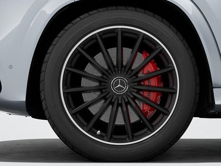 Smidda AMG-fälgar på 58,4 cm (23 tum) på GLS 63 4MATIC+ från Mercedes-AMG.