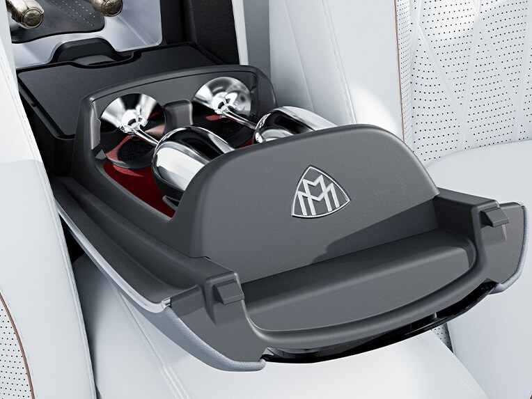First-Class bak i Mercedes-Maybach GLS.