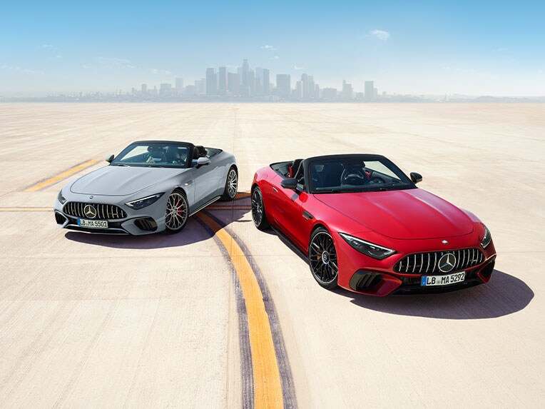 Två Mercedes-AMG SL Roadster framifrån