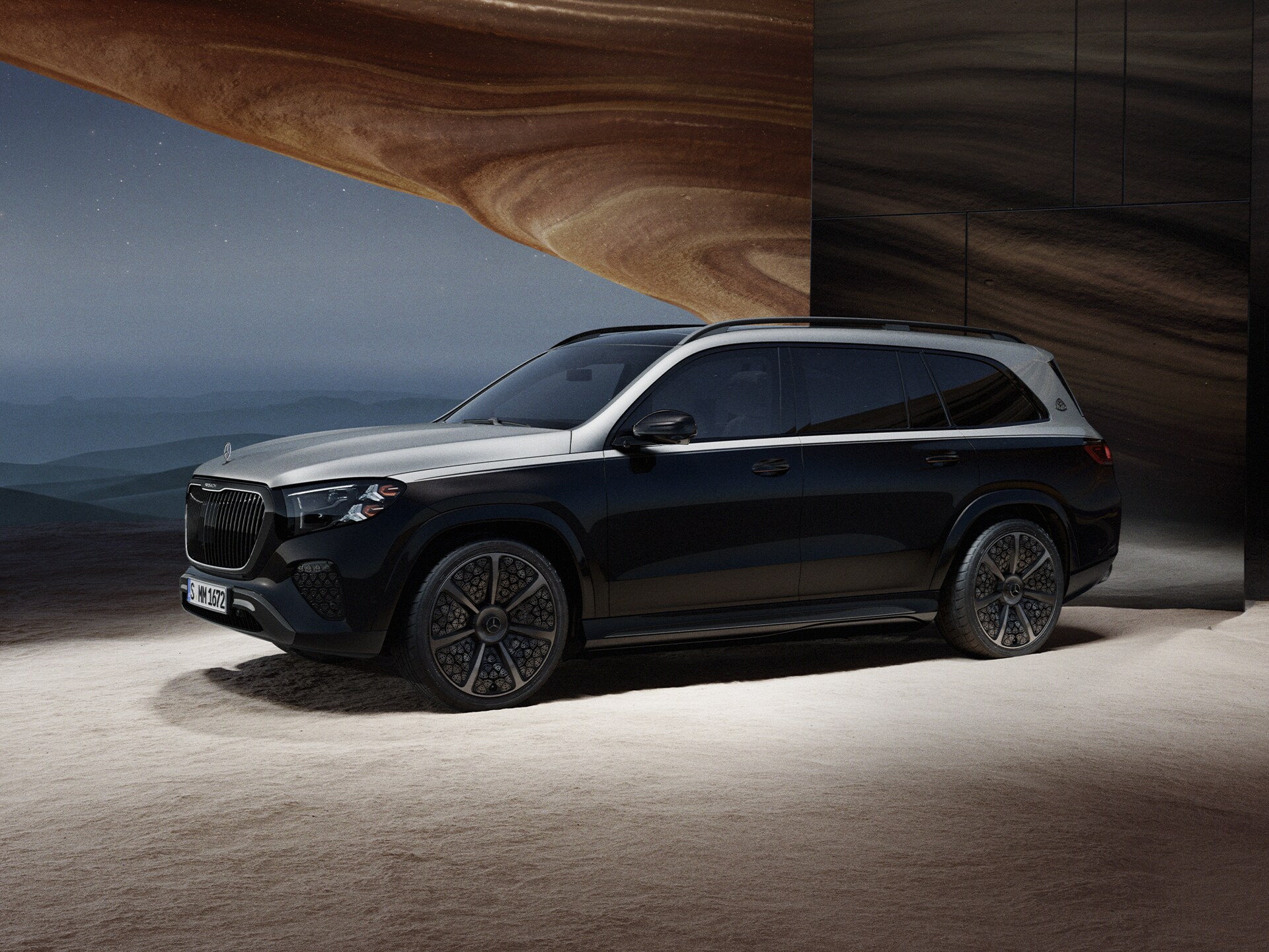 Frontvy av Mercedes-Maybach GLS Night Series.