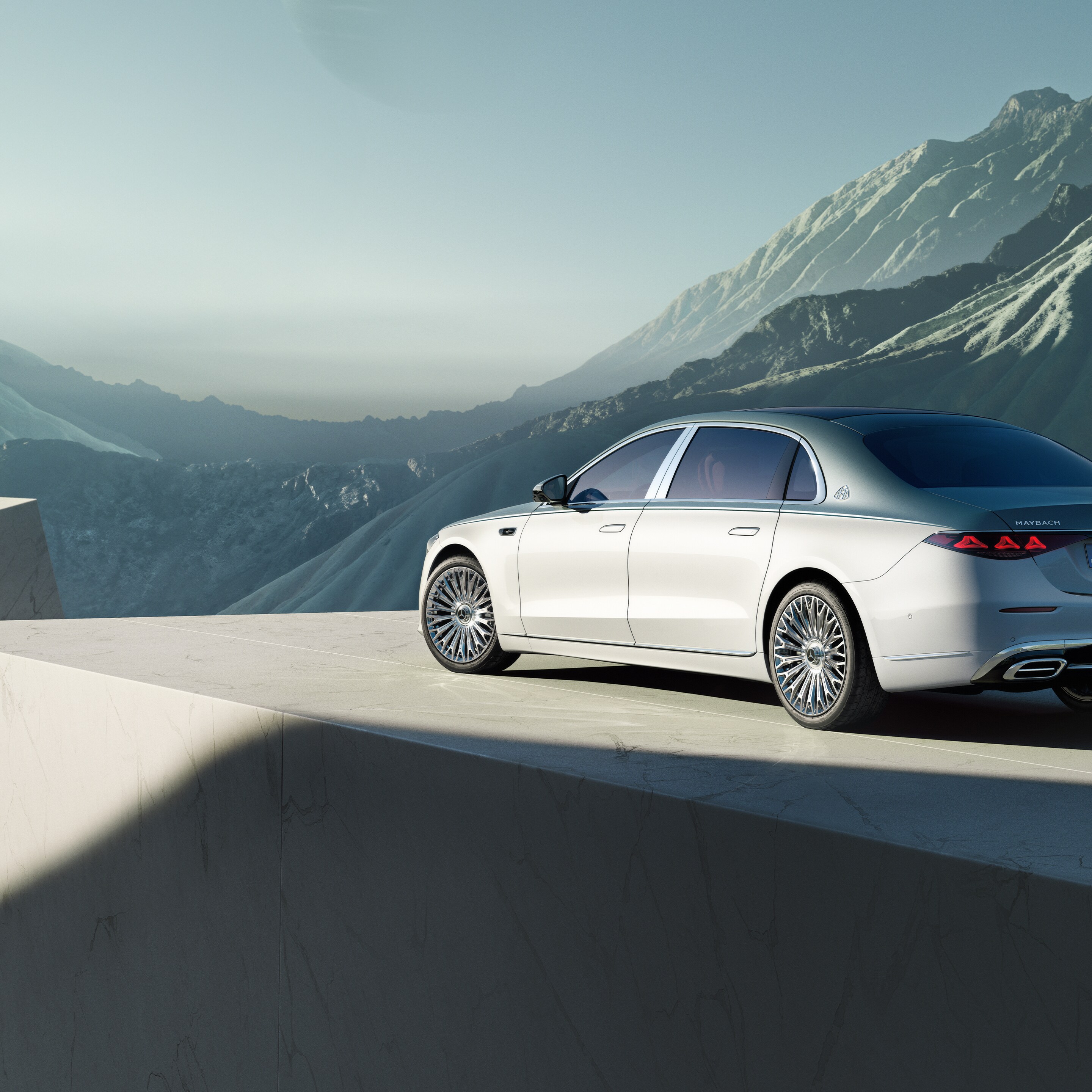 Mercedes-Maybach S-Klass sedd från sidan.