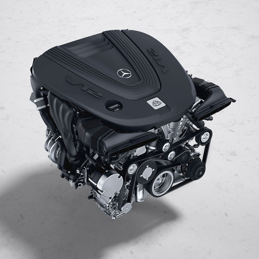 Ett V12-märke på framskärmen till Mercedes-Maybach S 680.