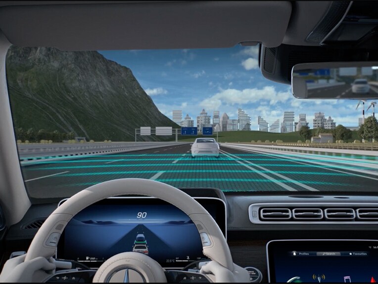 Så fungerar aktiv avståndsassistent DISTRONIC i Mercedes-Benz S-Klass Sedan Lång.