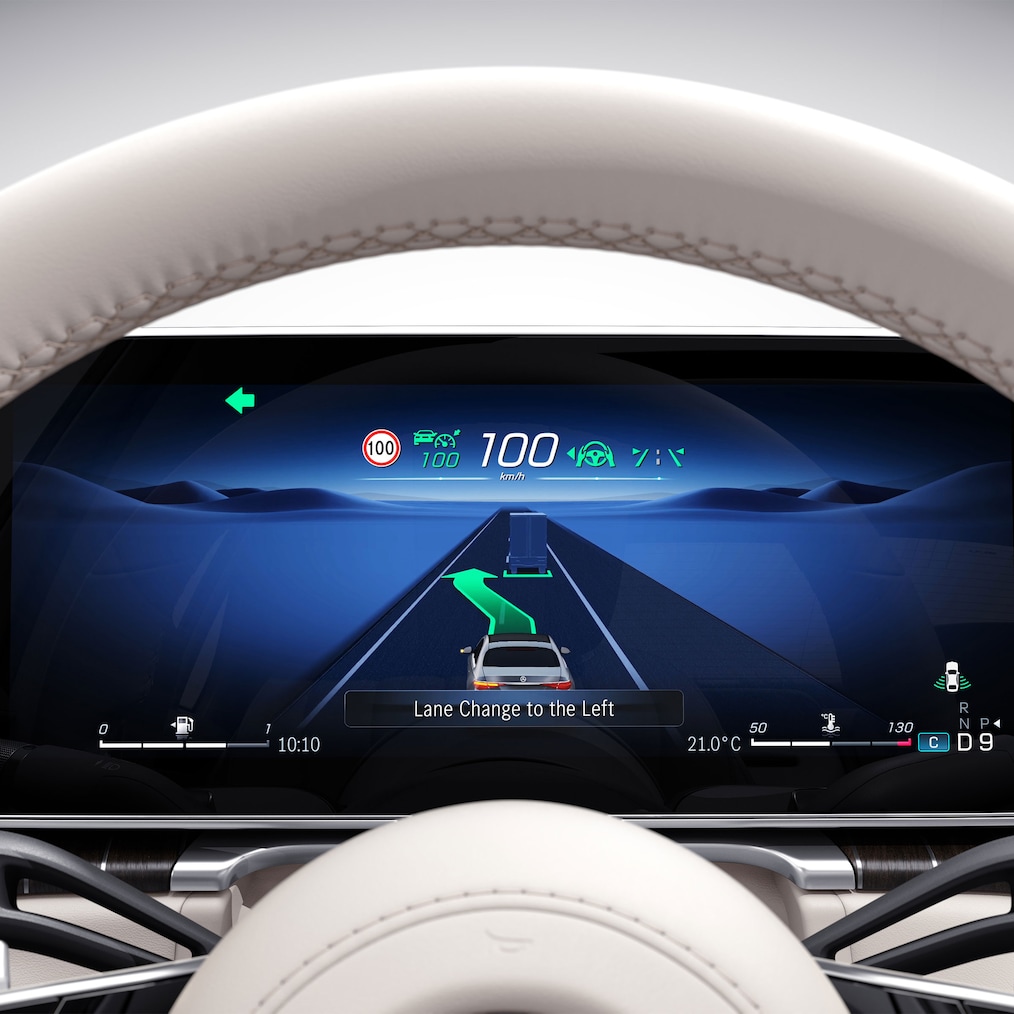 Förardisplayen i Mercedes-Benz S-Klass Sedan Lång.